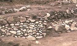 発掘された石垣